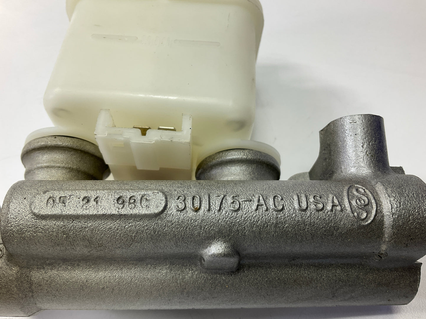 Napa 39599 Brake Master Cylinder For 1986-1988 Nissan Sentra, Pulsar NX