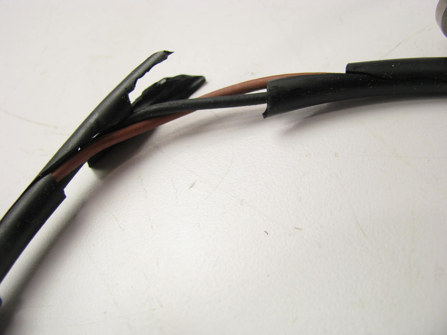 Napa 530004 Rear Right ABS Wheel Speed Sensor - DAMAGED INSULATION