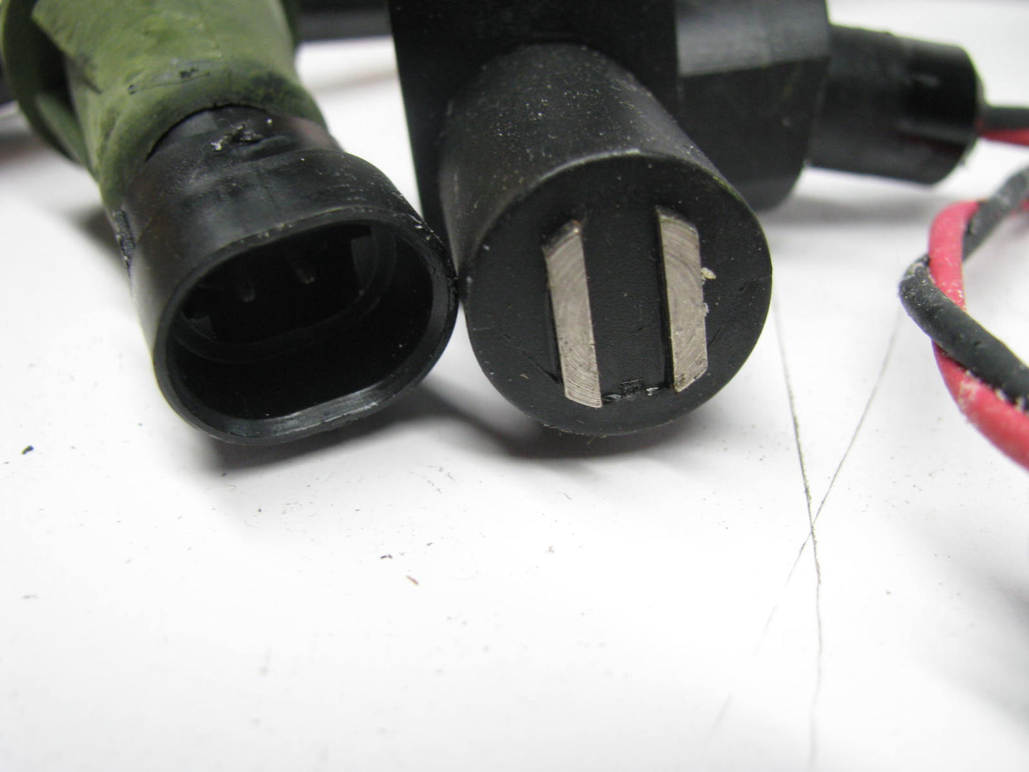DAMAGED INSULATION - Napa 530088 Front Right ABS Wheel Speed Sensor