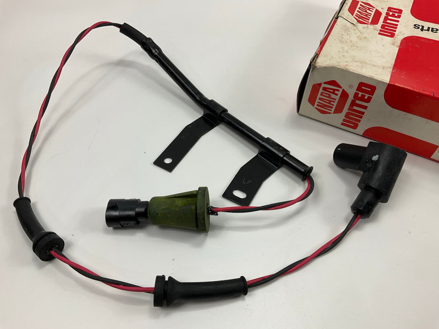 DAMAGED INSULATION SEE PHOTOS - Napa 530350 Front Left ABS Wheel Speed Sensor