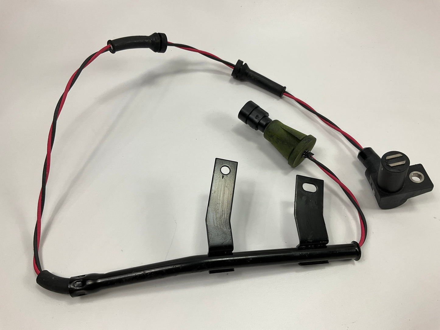 DAMAGED INSULATION SEE PHOTOS - Napa 530350 Front Left ABS Wheel Speed Sensor