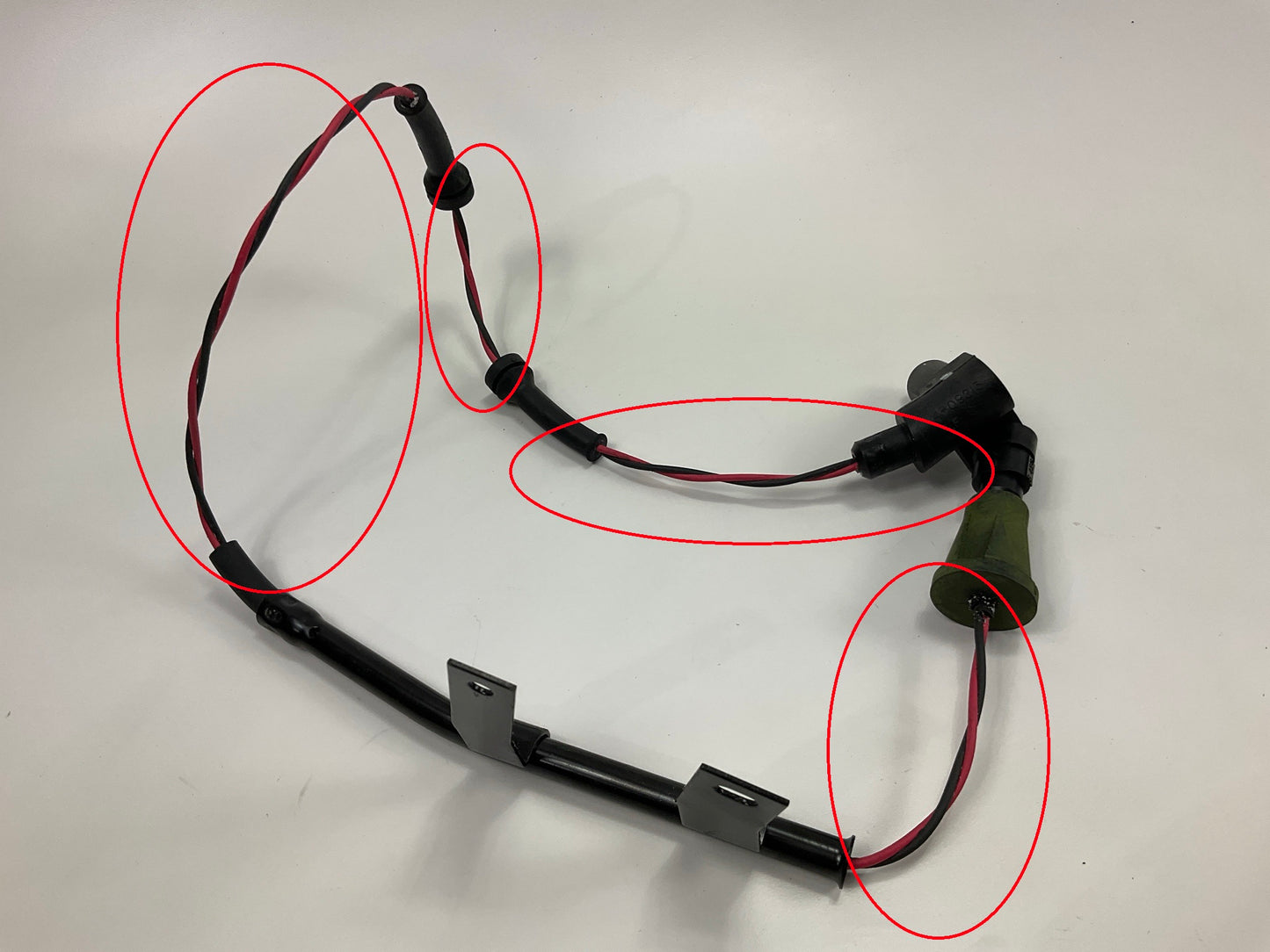 DAMAGED INSULATION SEE PHOTOS - Napa 530350 Front Left ABS Wheel Speed Sensor