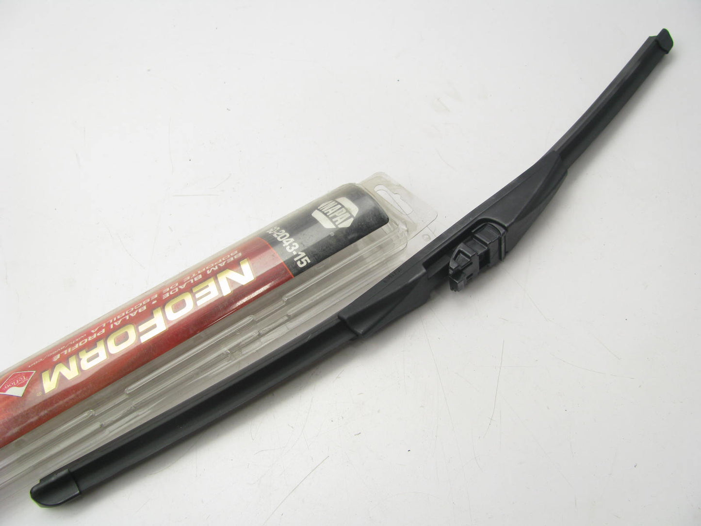 Napa 60-2043-15 NeoForm Right Windshield Wiper Blade - 20''