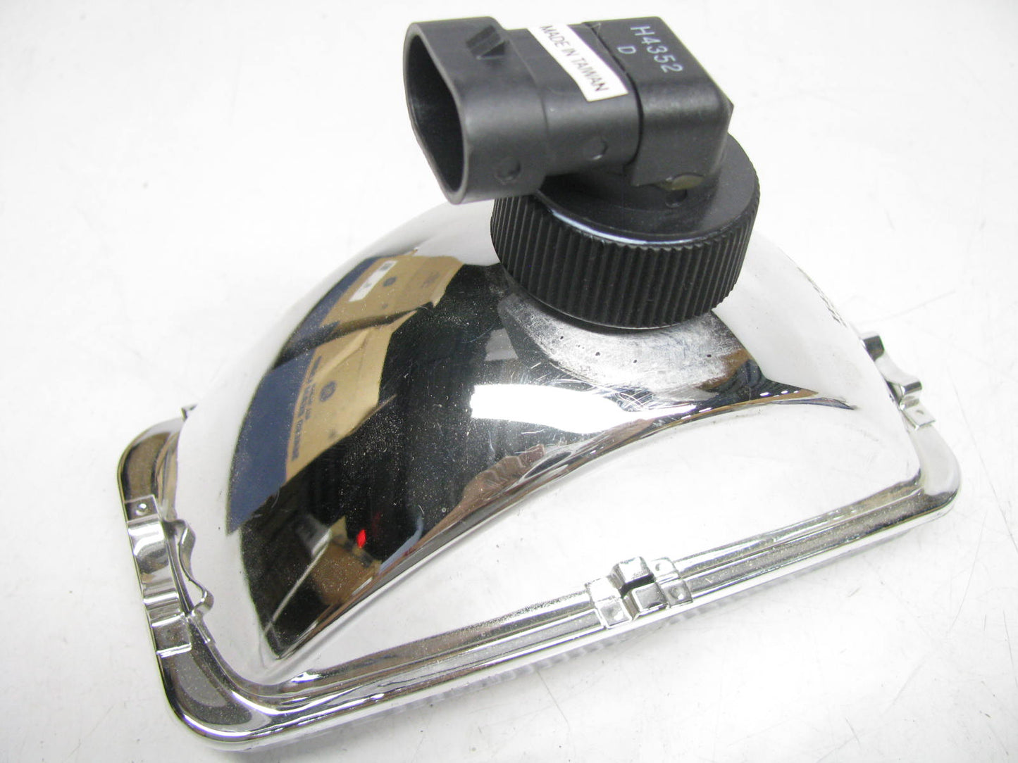 Napa H4352 Sealed Beam Lamp Light Bulb 65W 12.8V