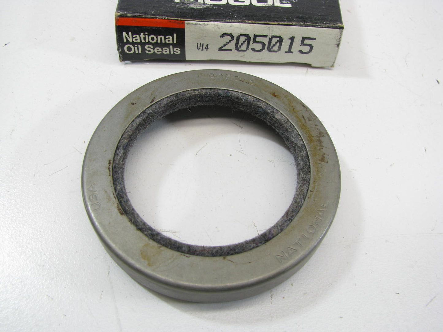 National 205015 Oil Seal - 2.566'' OD X 1.750'' ID X 0.500'' Wide