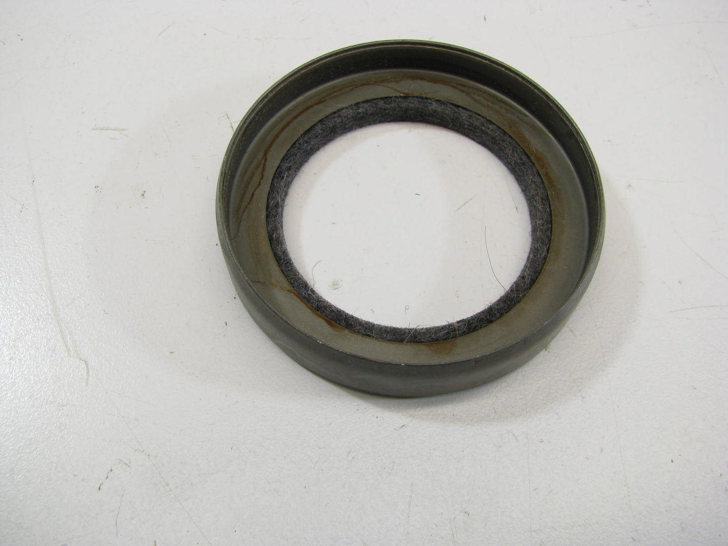 National 205015 Oil Seal - 2.566'' OD X 1.750'' ID X 0.500'' Wide
