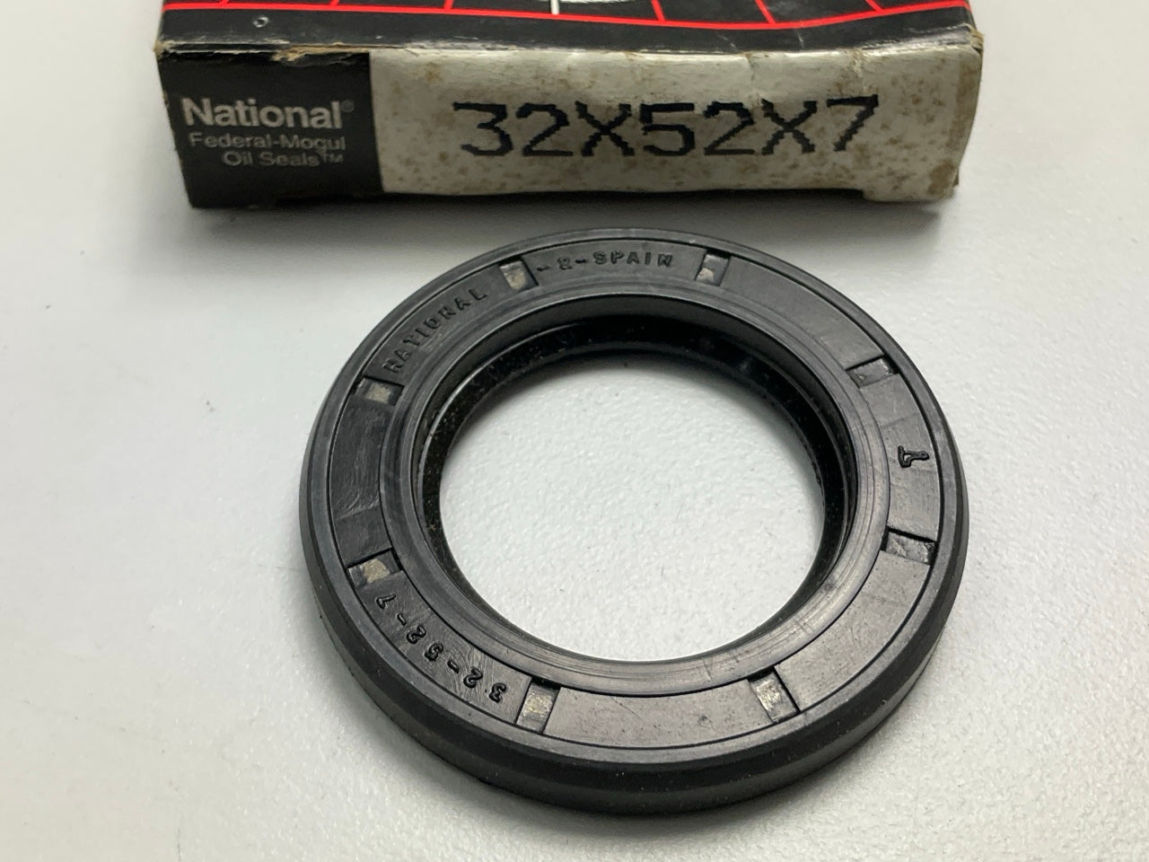 National 32X52X7 Wheel Oil Seal - 52mm OD X 32mm ID X 7mm Wide