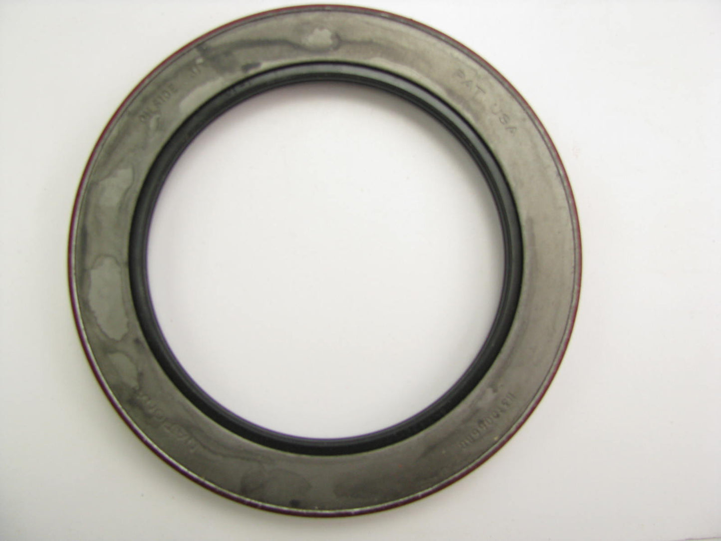 National 370066A Front Wheel Hub Oil Seal - 5.632'' OD X 4.000'' ID X 0.605'' Wide