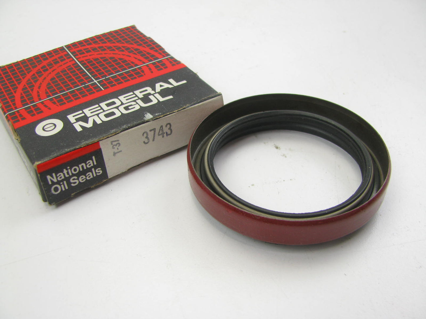 National 3743 Wheel Oil Seal - 1.969'' ID X 2.565'' OD X 0.315'' WIDTH
