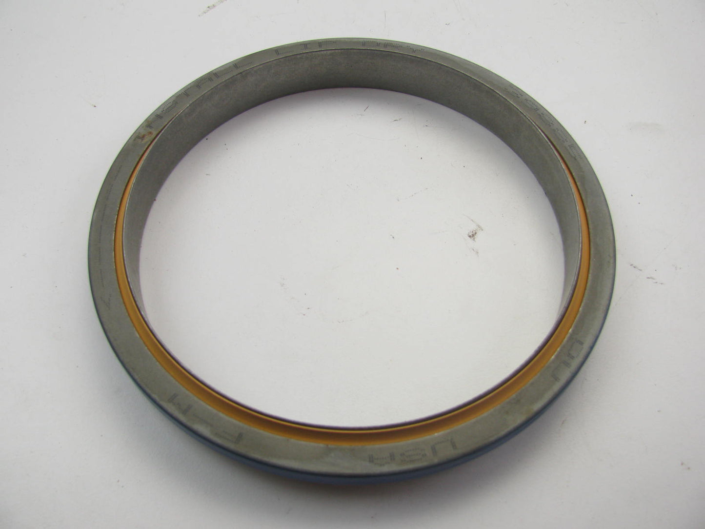 National 39885 Oil Seal - 7.336'' OD X 6.204'' ID X 0.500'' Wide - 62000