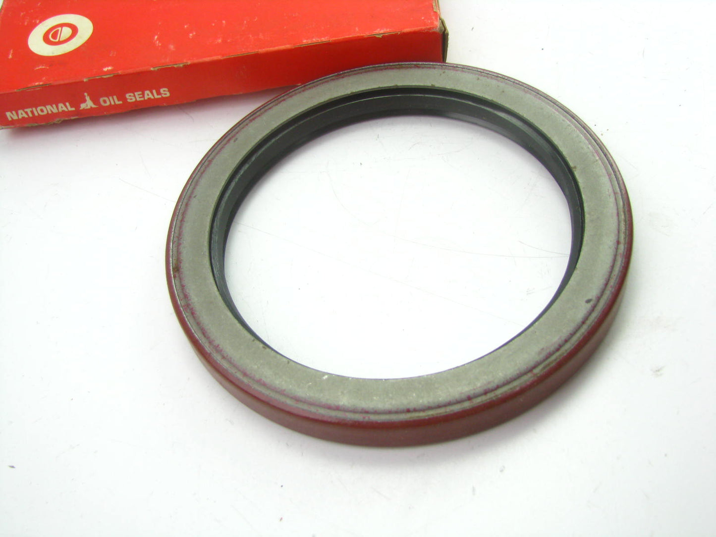 National 416147 Oil Seal - 5.6310'' OD X 4.3750'' ID X 0.5000'' Wide