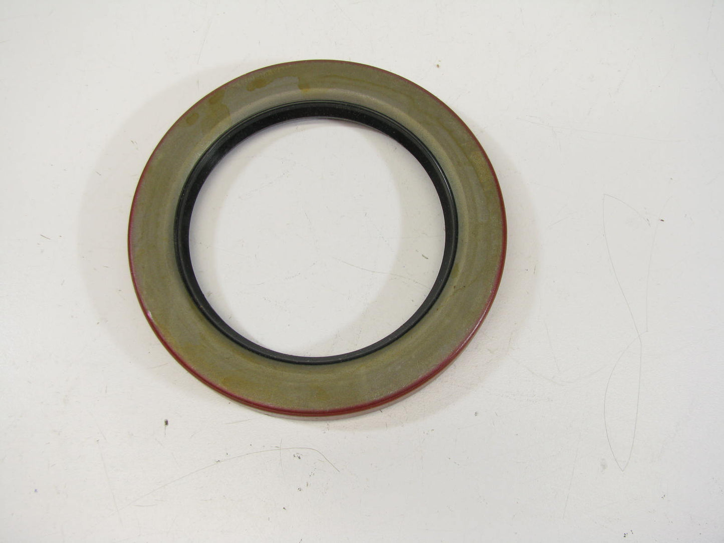 National 455086 Rear Wheel Seal - 4.249'' OD X 3.000 ''ID X 0.468'' - 30033