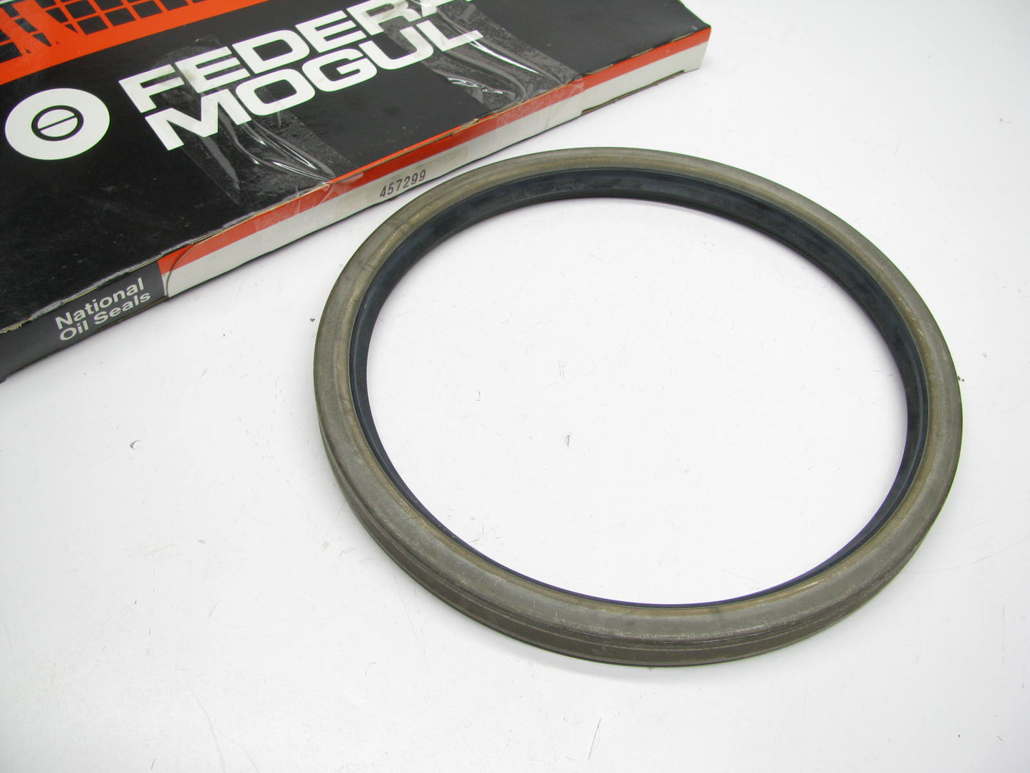 National 457299 Oil Seal - 7.750'' ID Shaft Dia X 9.000'' OD X 0.625'' Width