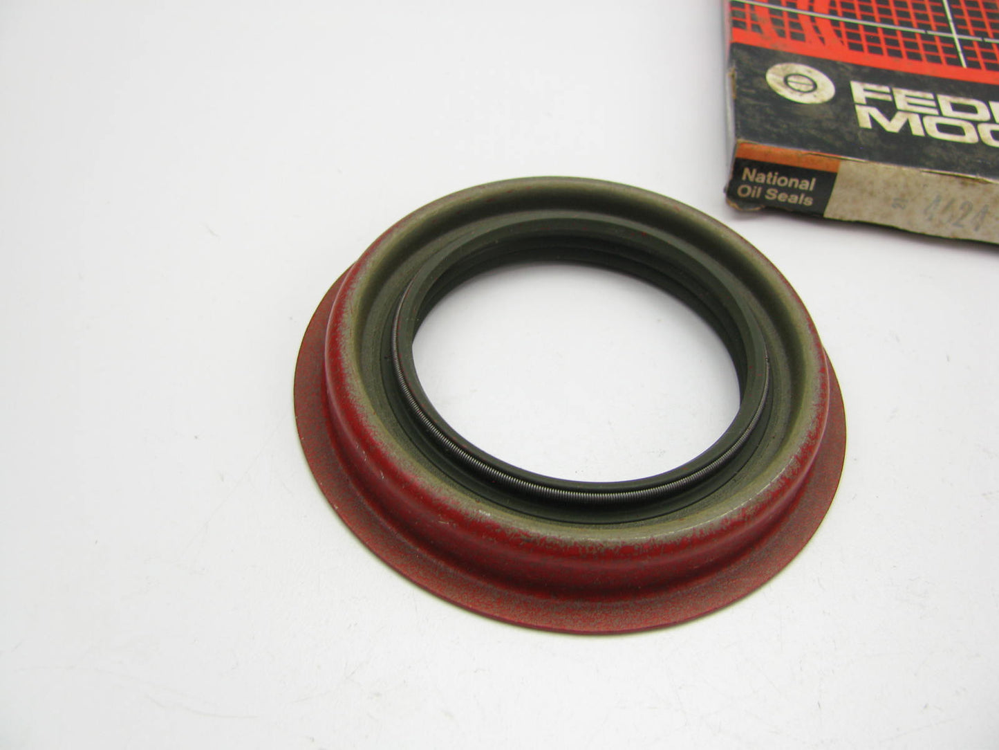 National 4624V Oil Seal - 3.6330'' OD X 2.5030'' ID X 0.9000'' Wide