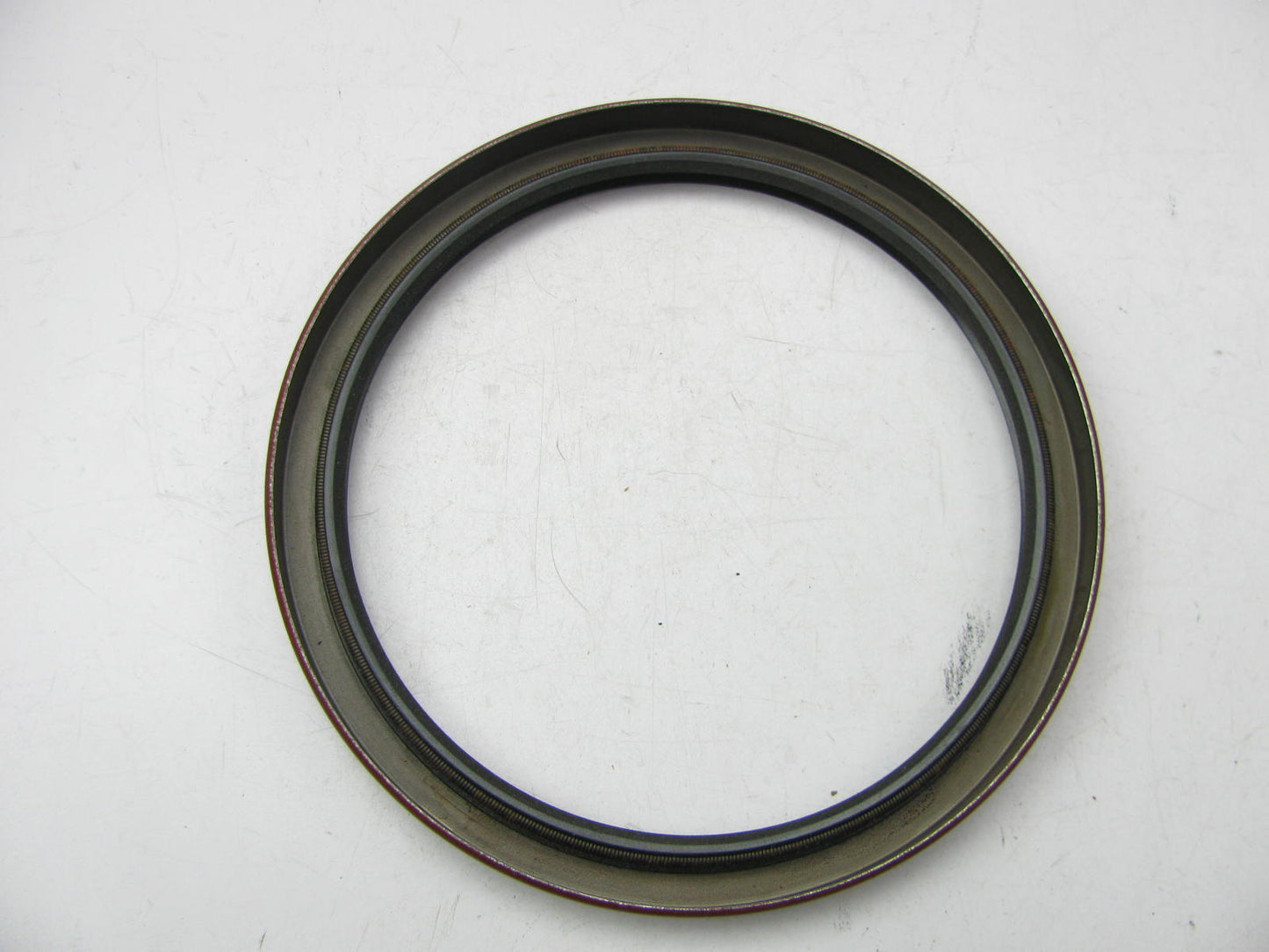 National 477363 Oil Seal - 6.882'' OD X 5.750'' ID X 0.562'' Wide