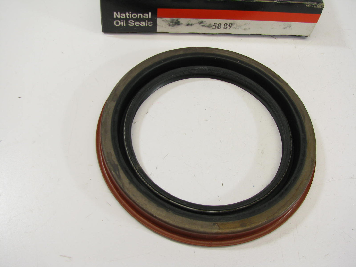 National 5089 Oil Seal - 5.506'' OD X 3.937'' ID X 0.500'' Wide