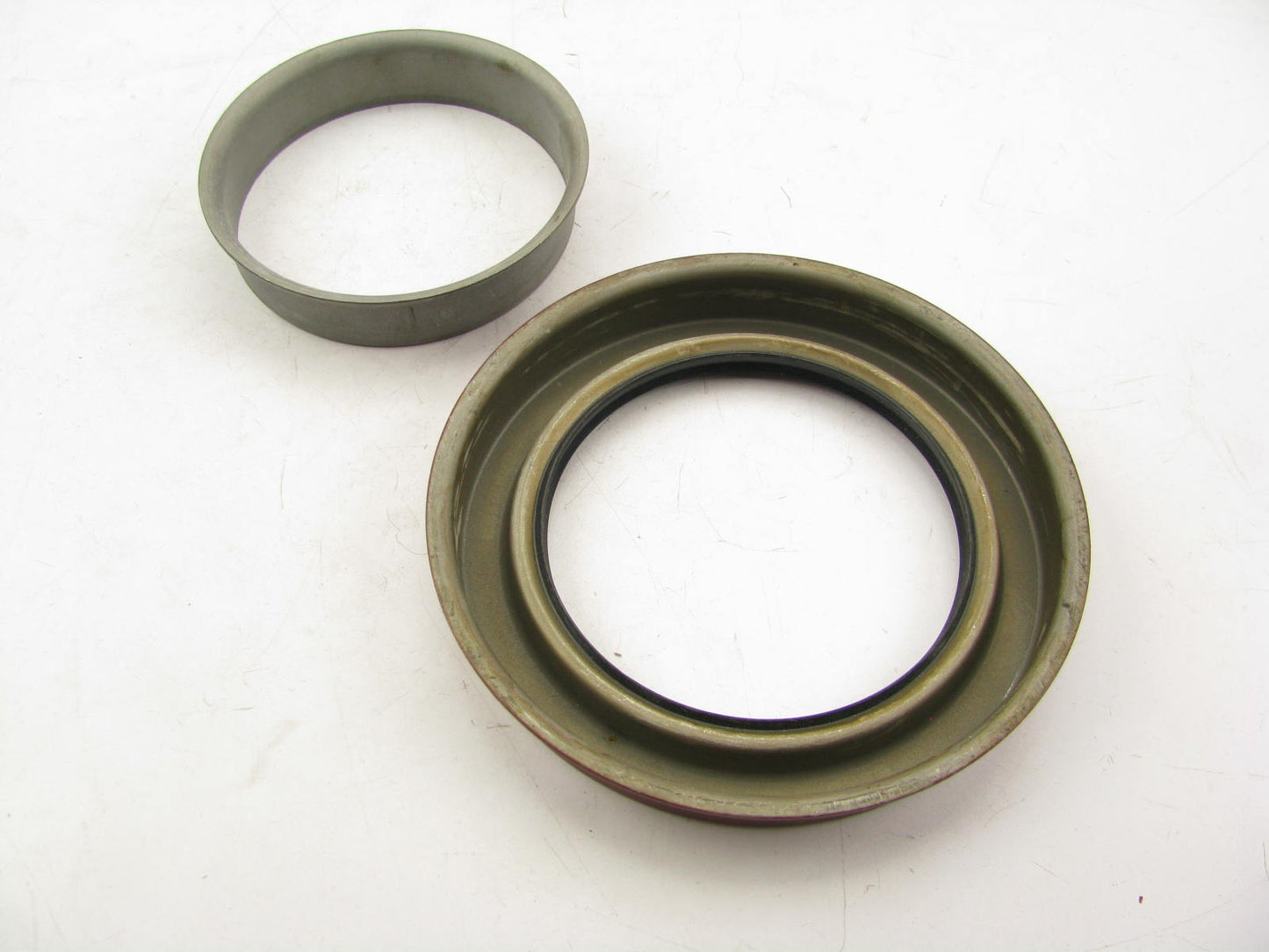 National 5667 Multi-Purpose Seal - 5.696'' OD X 3.875'' ID X 0.875'' Wide