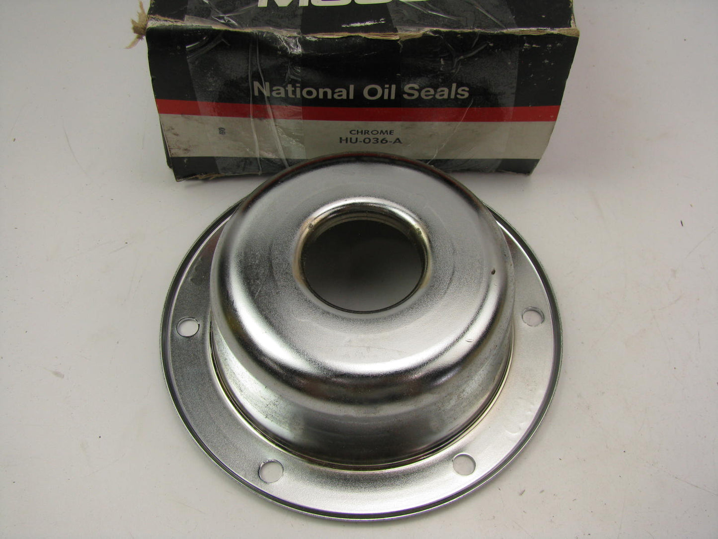 National HU-036-A Wheel Oil Bath Hub Cap - 6.875'' OD X 5.875'' Bolt Cir X 6 Bolts