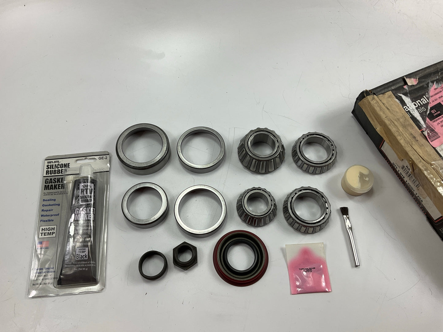 National RA-320 Axle Differential Bearing And Seal Kit