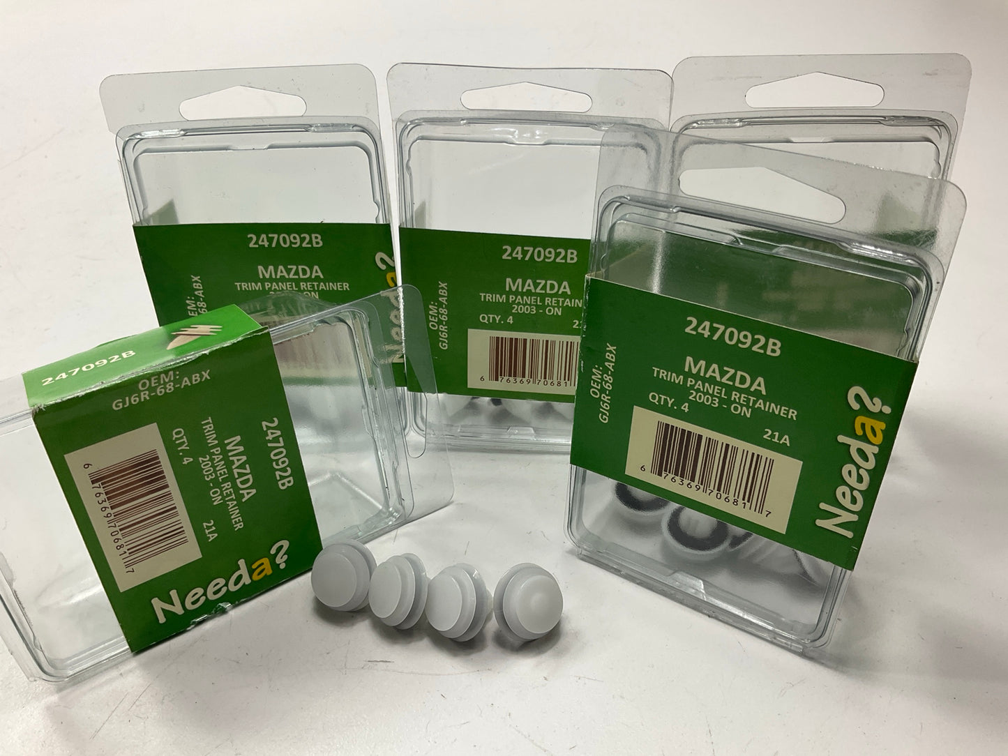 20 Retainers Total - Needa 247092B Door Panel Trim Retainer Clips GJ6R-68-ABX