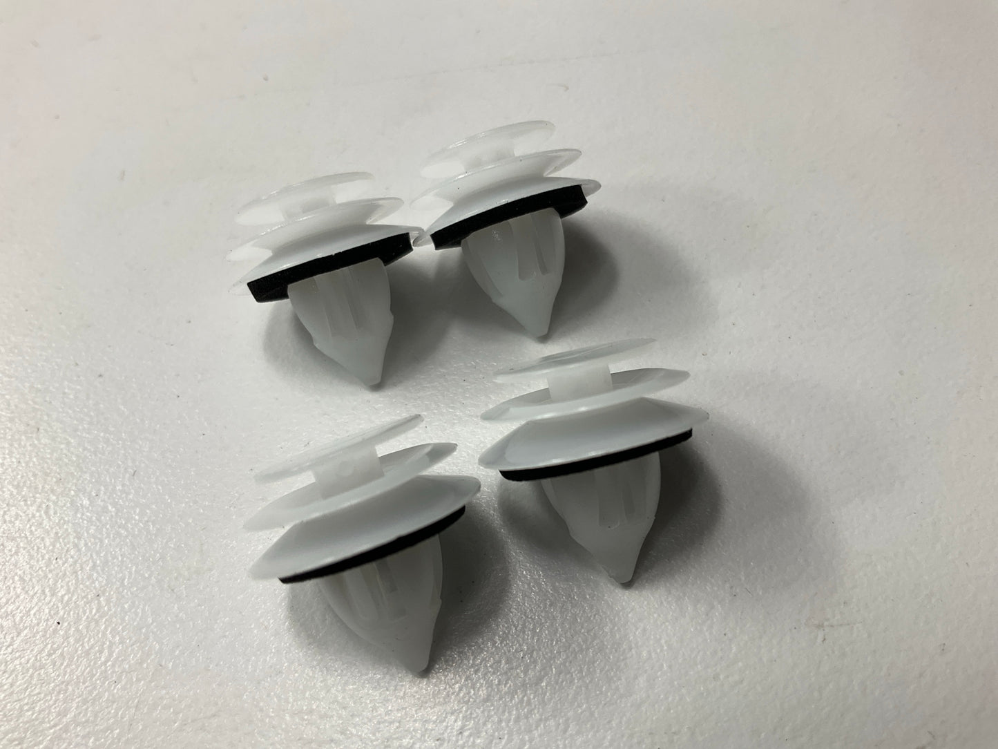 20 Retainers Total - Needa 247092B Door Panel Trim Retainer Clips GJ6R-68-ABX