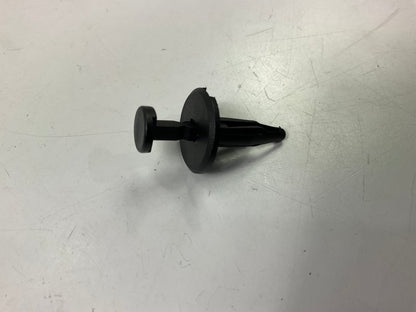 Needa 247869B Push-in Fastener Retainer Clips For Chrysler & GM Replaces 6501925