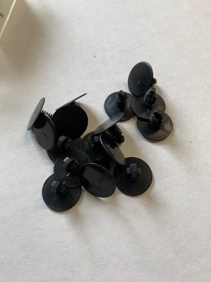 Needa 454940B Grille Molding Retainer Fastener Clips - OEM # 3861577 - 16 Pack