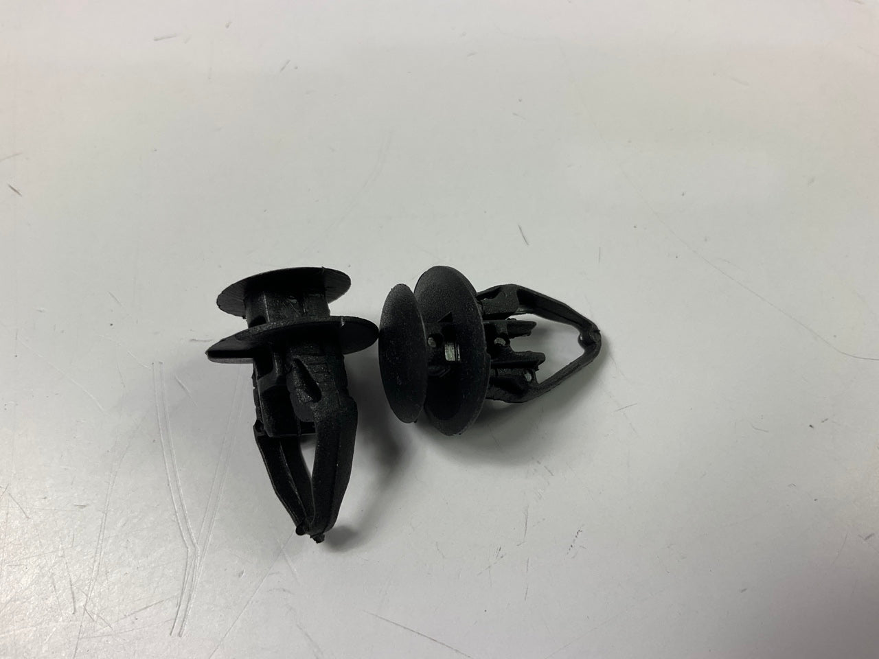Needa 461300B Bumper / Fender Retainer Trim Clips, 12 / PACK, Replaces 11561368