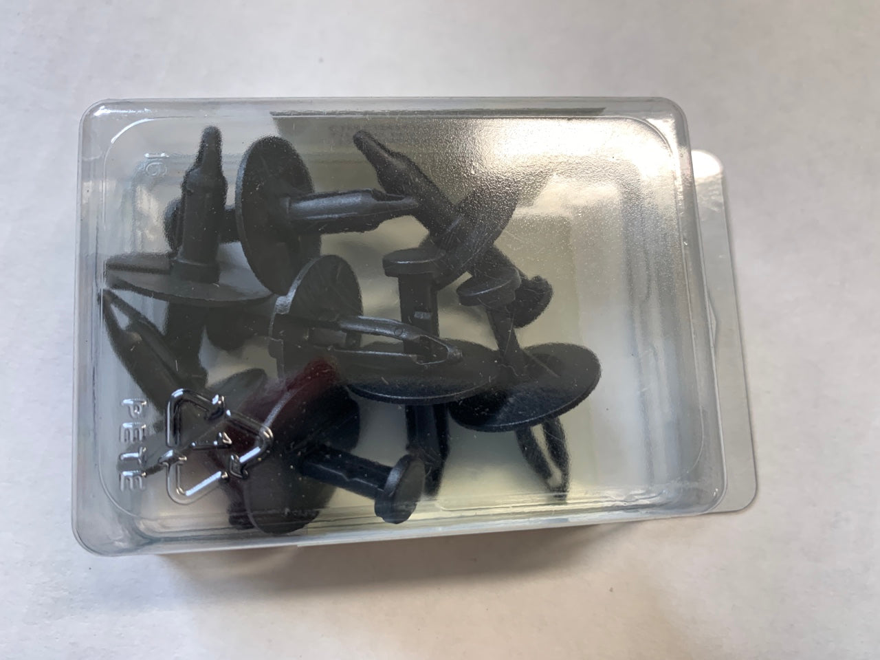Needa 465350B Exterior Trim Retainer Clips For Chrysler 6501590 - 8 PACK