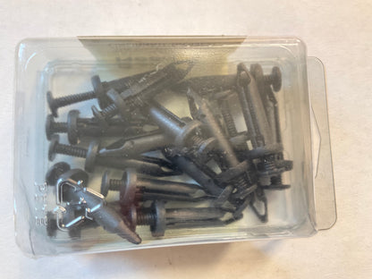 16 PC Needa 479551B ( 46964488, 6503163 ) Push Style Retainer Clips