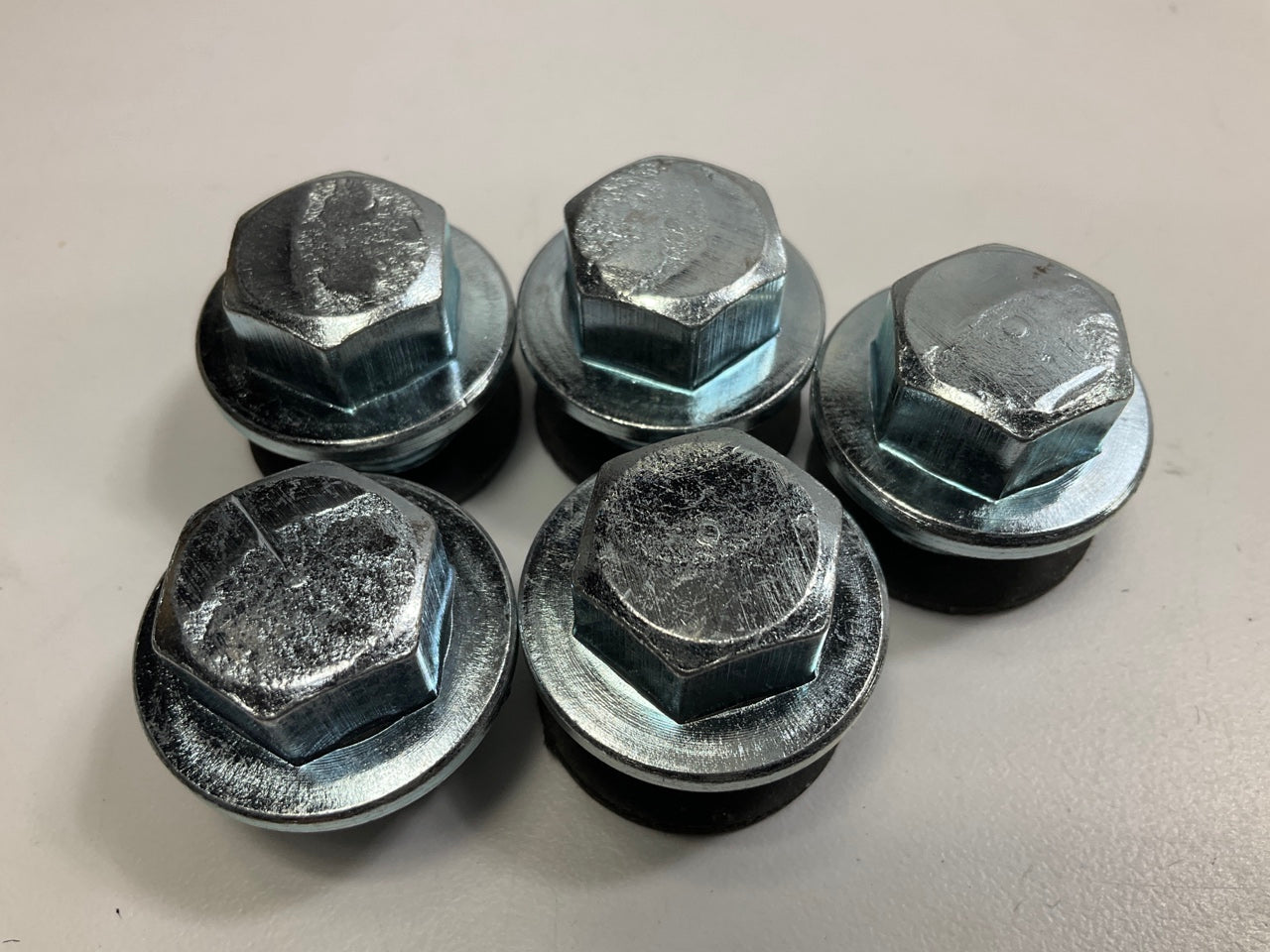 5 Pack - Needa 6722061 Engine Oil Drain Plugs With Washer - M18-1.50 Thread