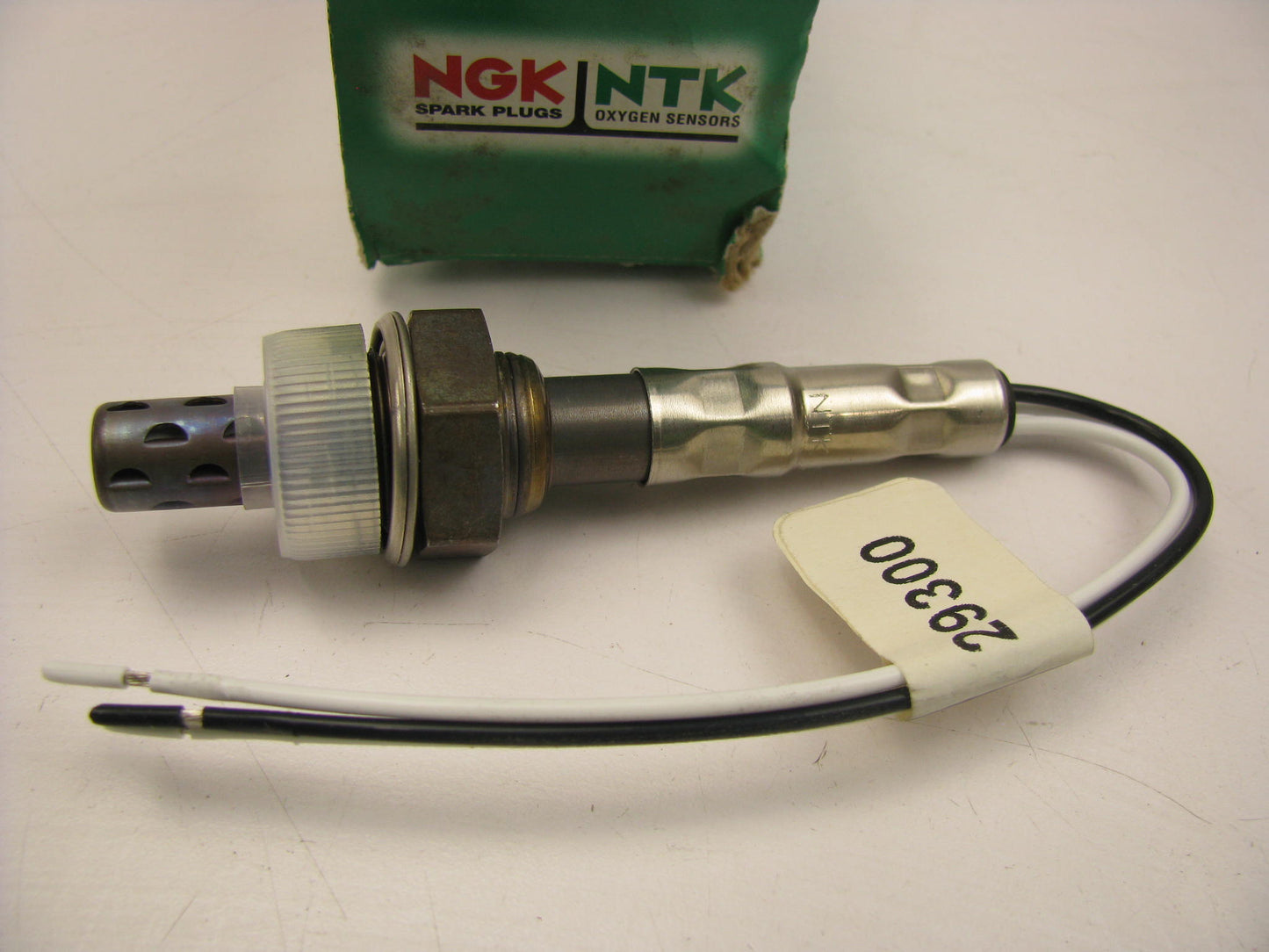 NGK 29300 Universal Oxygen O2 Sensor - 3 Wire 0-1V