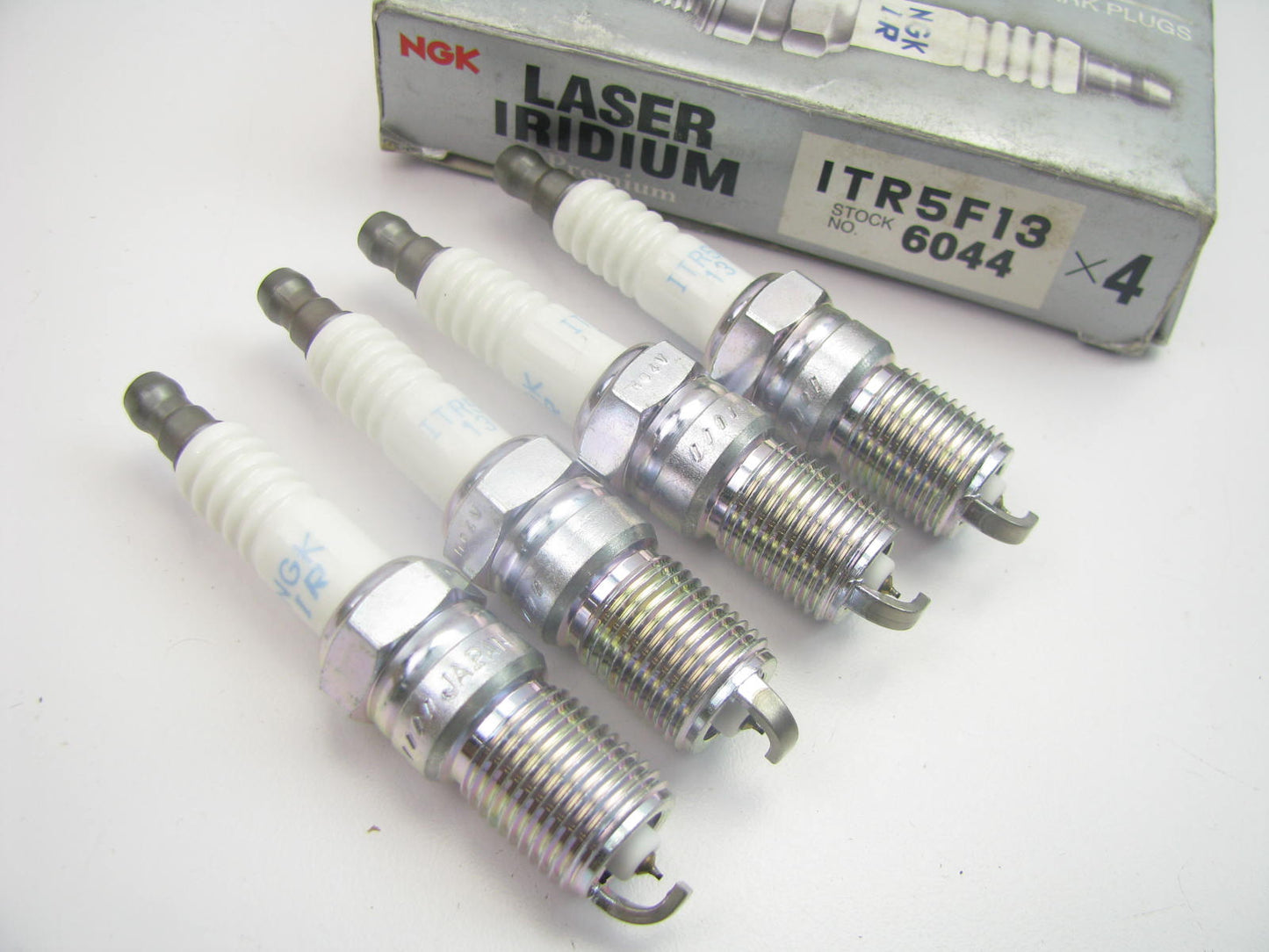 (4) NGK 6044 Laser Iridium Spark Plugs