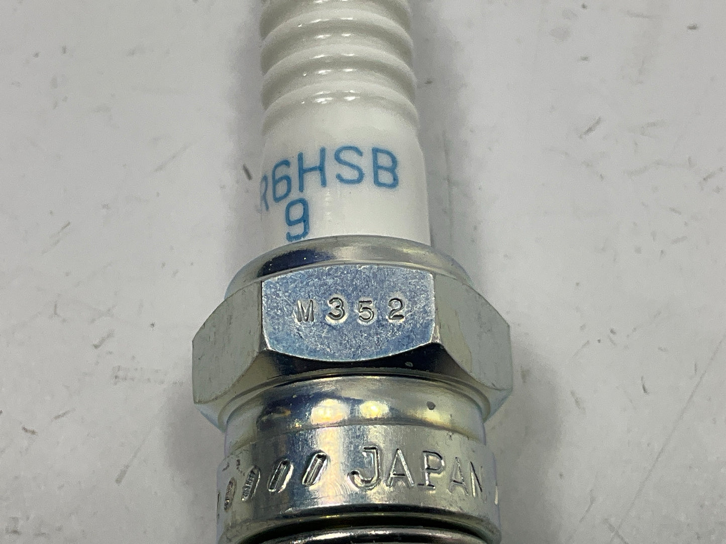 (4) NGK 97523 / CR6HSB-9 Spark Plugs