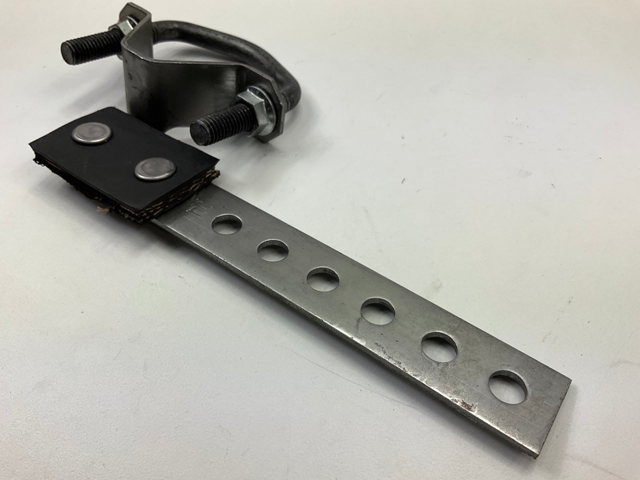 Nickson 17144 Universal Tailpipe Hanger 6 Hole 360 Swivel 1-1/2'' To 2-1/2''