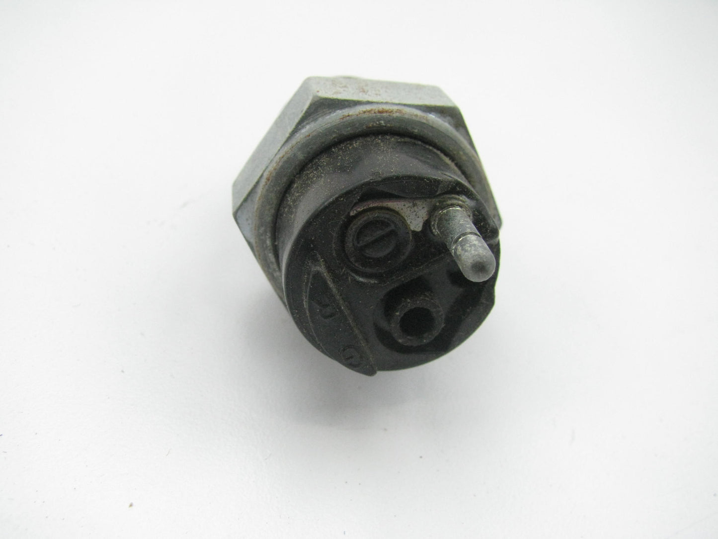 Niehoff DR134Y Water Temperature Sender Switch - 1962-1967 Chevy II, Chevelle
