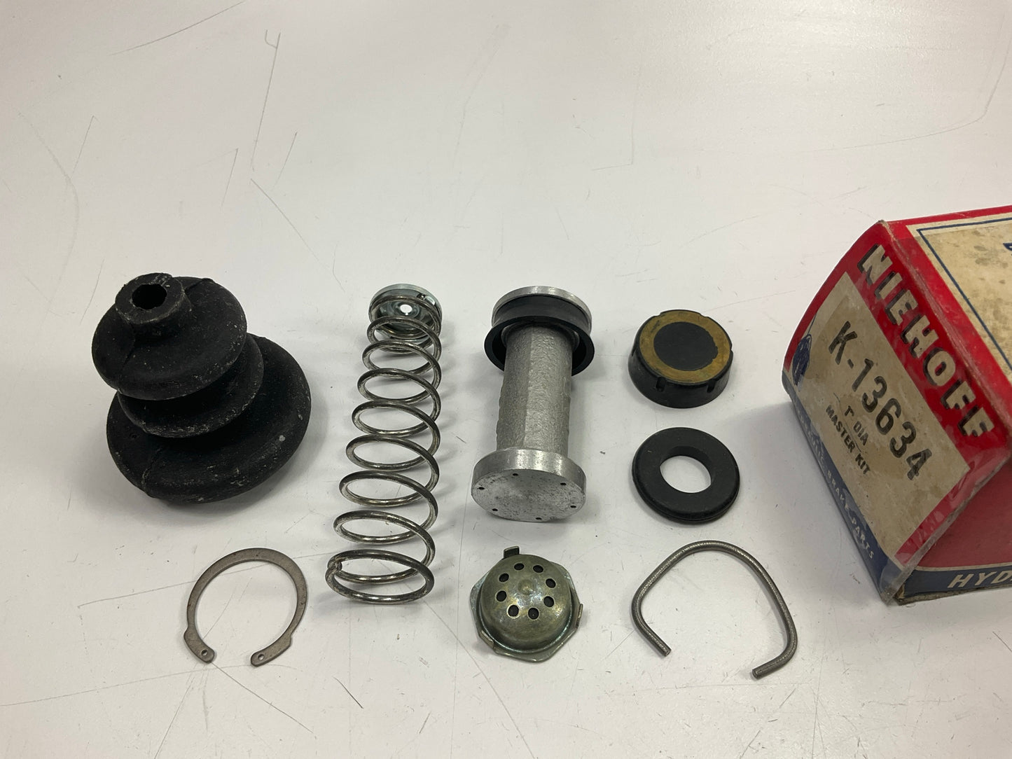 Niehoff K13634 Brake Master Cylinder Repair Kit, 1'' Bore