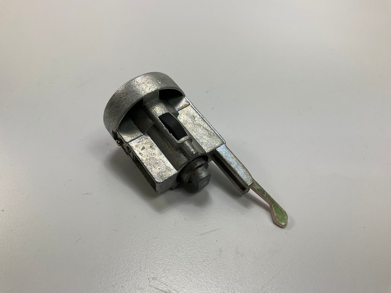 Niehoff LC13110 Ignition Lock Cylinder W/ 2 Keys For 1985-1986 Toyota Cressida