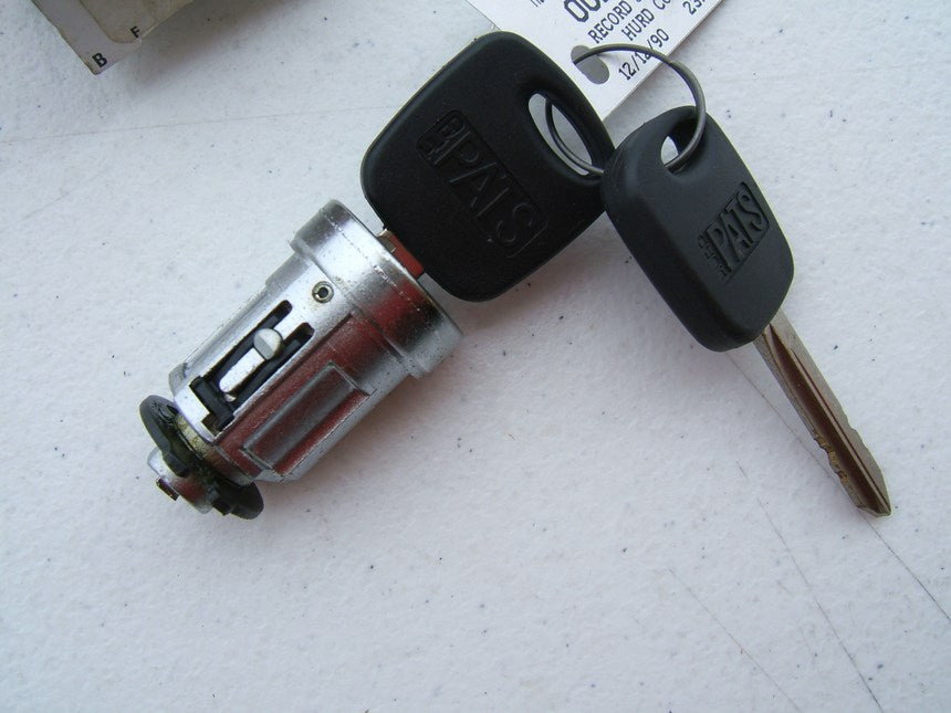 Niehoff LC63159 Ignition Lock Cylinder W/ 2 Chip Keys Anti-theft Security Access