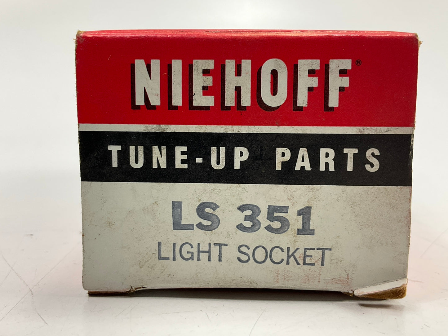 Niehoff LS351 Back Up Lamp Light Bulb Socket, Replaces GM 8909518, Bulb # 1156