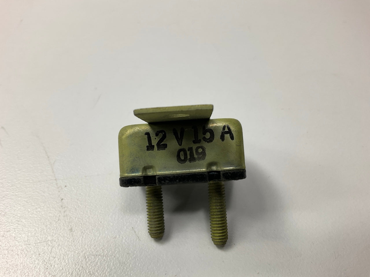 Niehoff UN-136B 15A 15 Amps Circuit Breaker