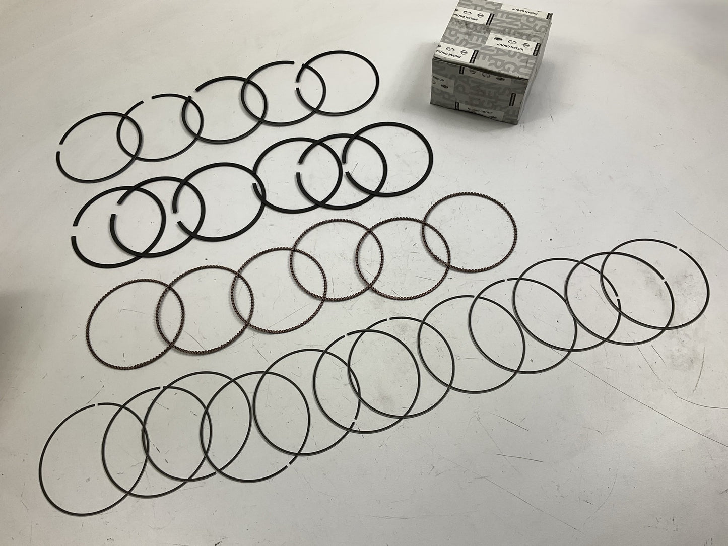 NEW STD Size Engine Piston Ring Set OEM For Nissan VQ35DE VQ40DE 12033-8J100