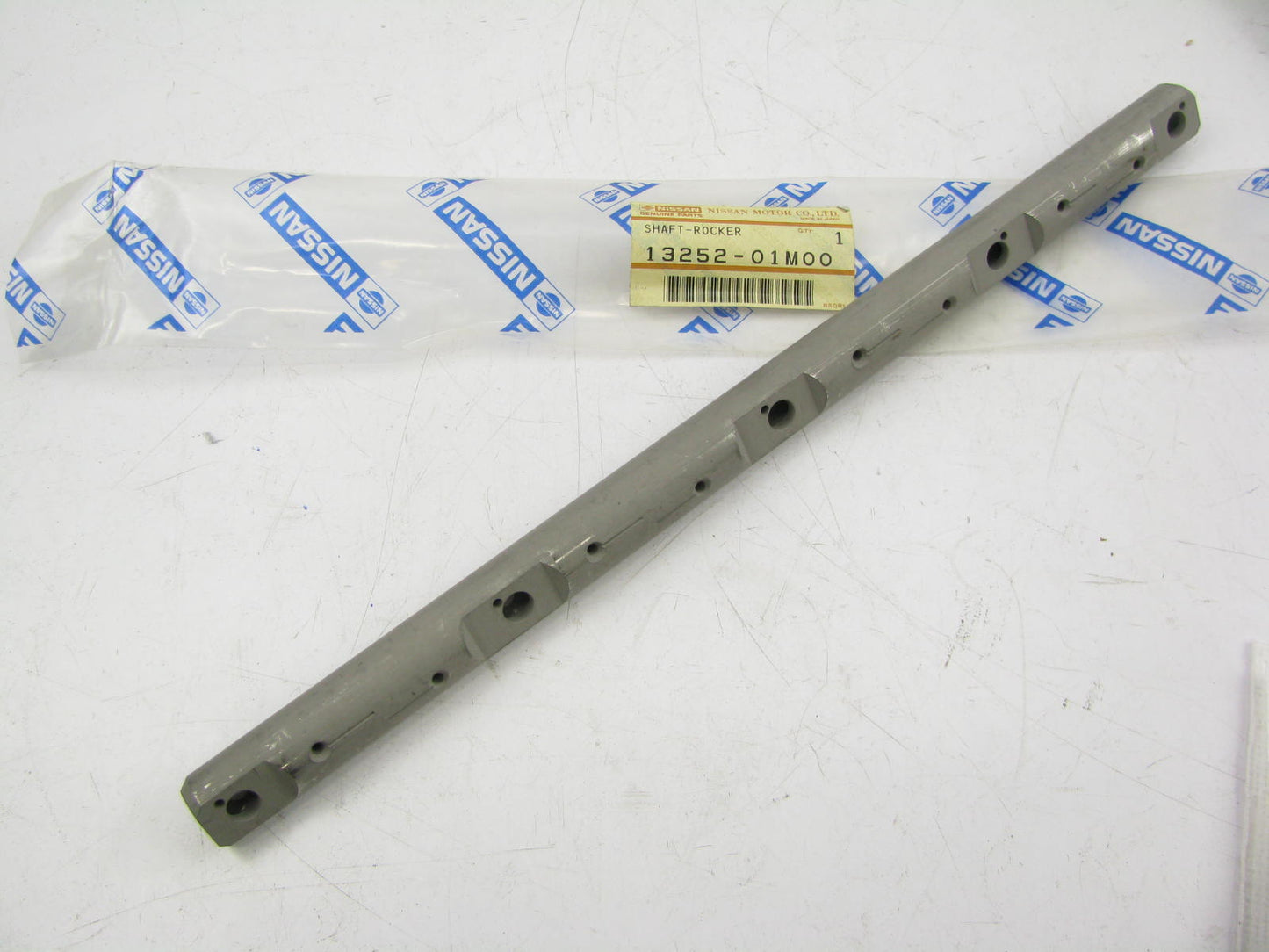 NEW GENUINE Engine Rocker Shaft OEM For 1982-88 Nissan 1.6L 1325201M00