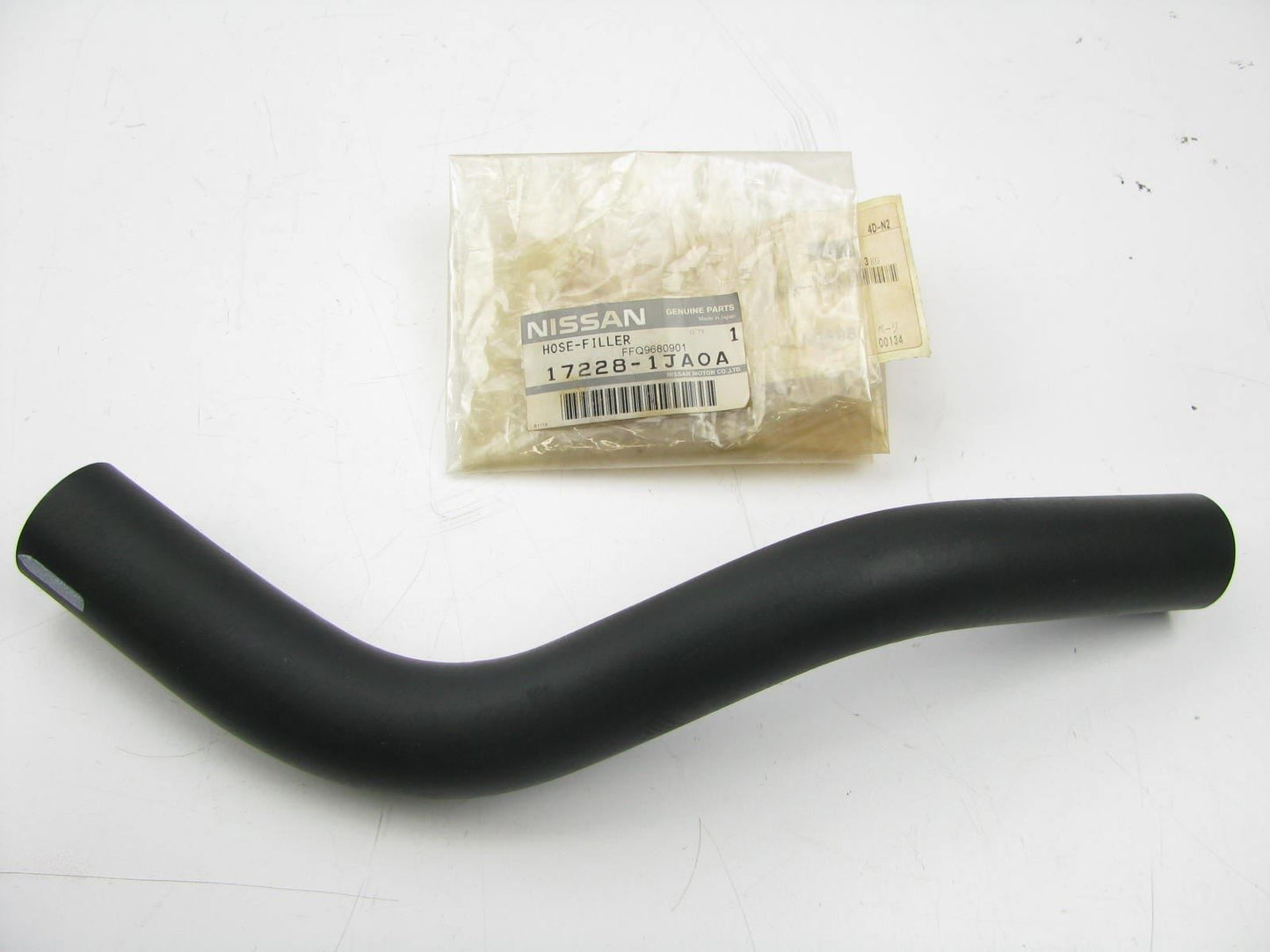 NEW GENUINE Fuel Tank Filler Neck Tube Hose OEM For 2011-17 Nissan Quest 3.5L V6