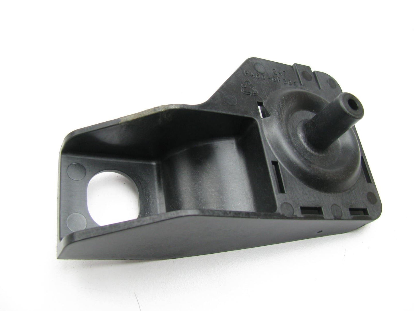 New Right Side Lower Radiator Mounting Bracket For 07-11 Altima 2.5L HYBRID