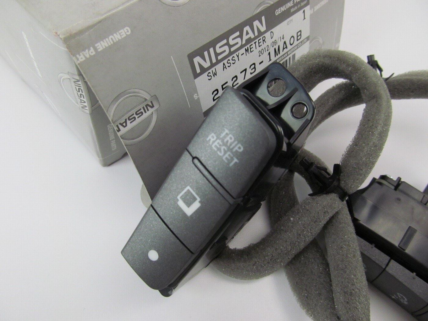 NEW - OEM 25273-1MA0B Meter Display Switch Assembly For Infiniti