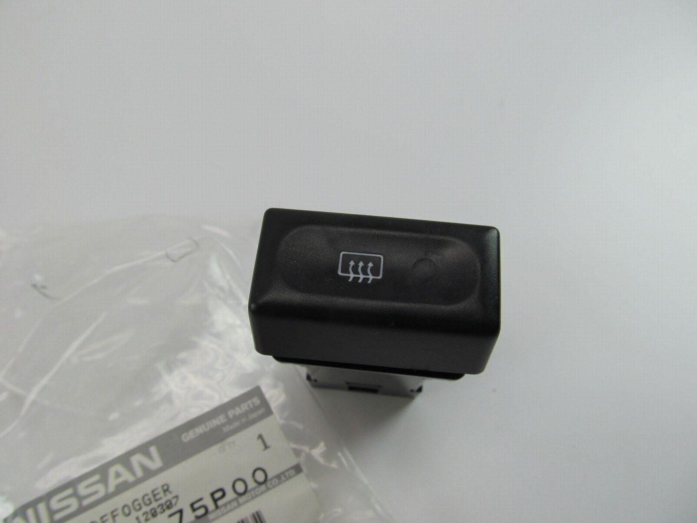 NEW GENUINE Rear Window Defroster Switch OEM For 94-95 Nissan Pathfinder