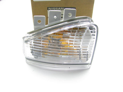 NEW GENUINE Right Passengers Side Turn Signal Light Lamp OEM For 1996-1998 Quest