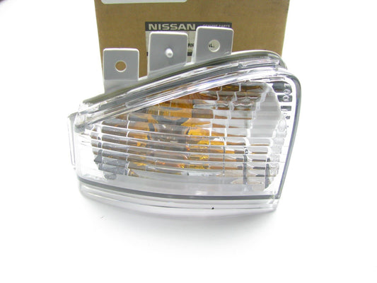 NEW GENUINE Right Passengers Side Turn Signal Light Lamp OEM For 1996-1998 Quest