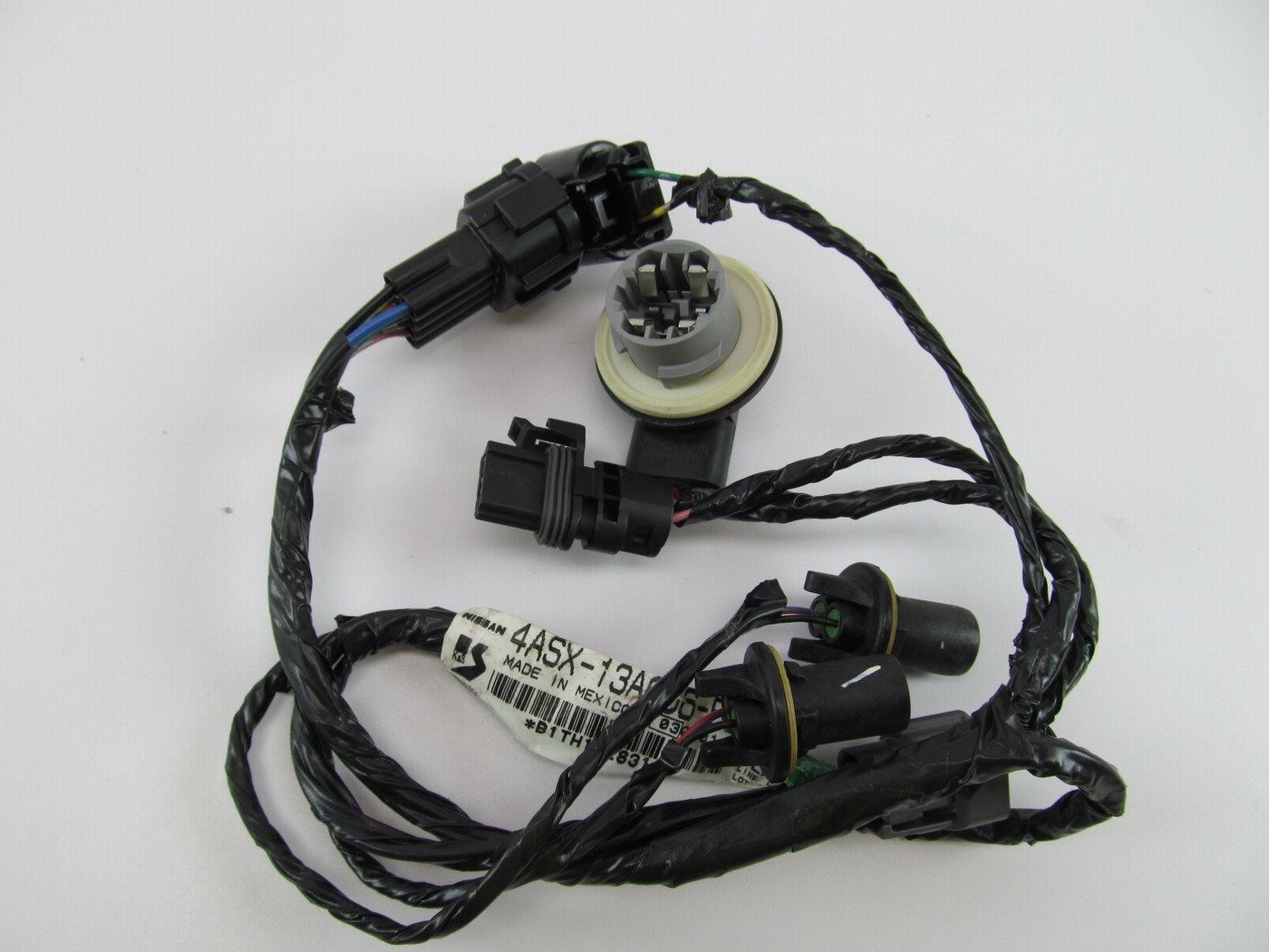 NEW - OEM 26242-7S600 License Plate / Headlamp Harness